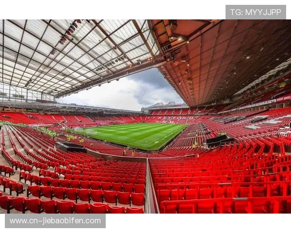 曼联旧将万-比萨卡门线解围旧主，上演另类焦点时刻